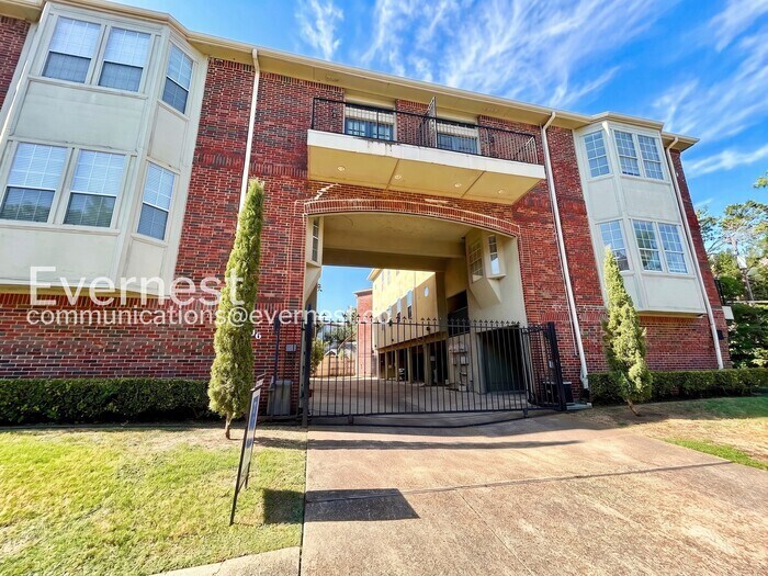 Building Photo - 4106 Newton Ave