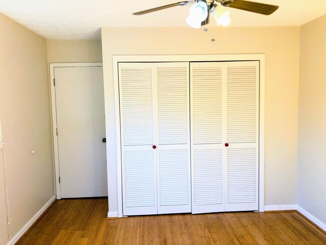 Building Photo - 3 bedroom 2.5 bathroom Home Near UGA and on the UGA Busline!