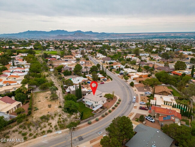 Building Photo - 6052 Bandolero Dr