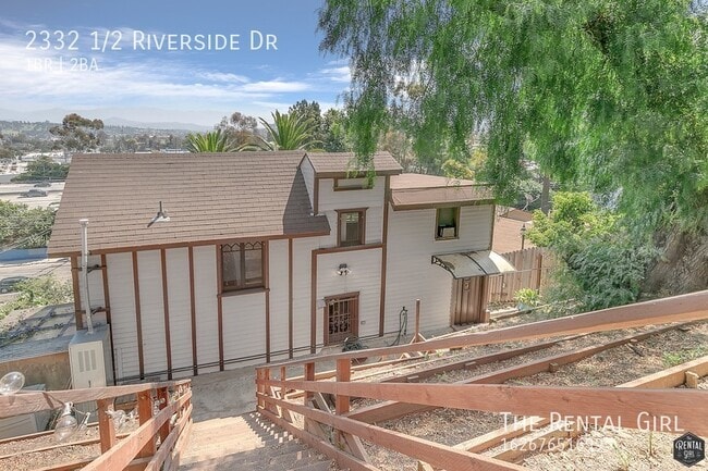 Building Photo - 2332 1/2 Riverside Dr-