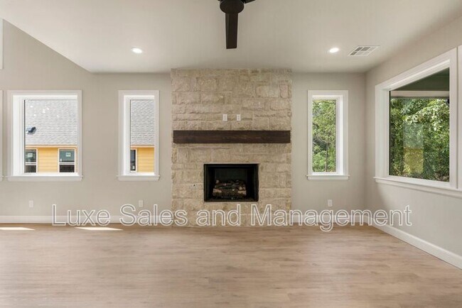 Building Photo - 4136 Abbey Pk Dr
