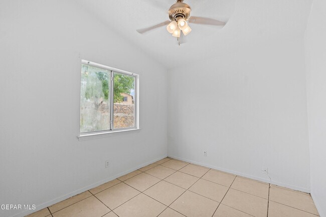 Building Photo - 12290 Tierra Bella Dr