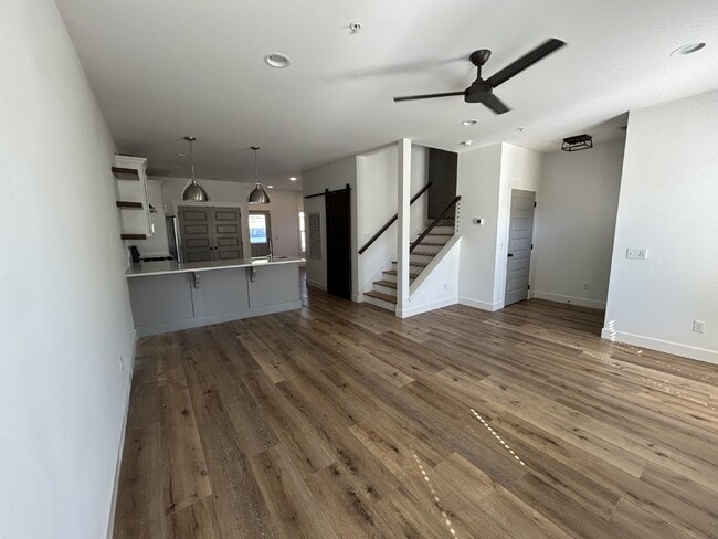 Building Photo - 3BD 2.5 BA DANSBY DR CONDO AVAILABLE FOR RENT NOW