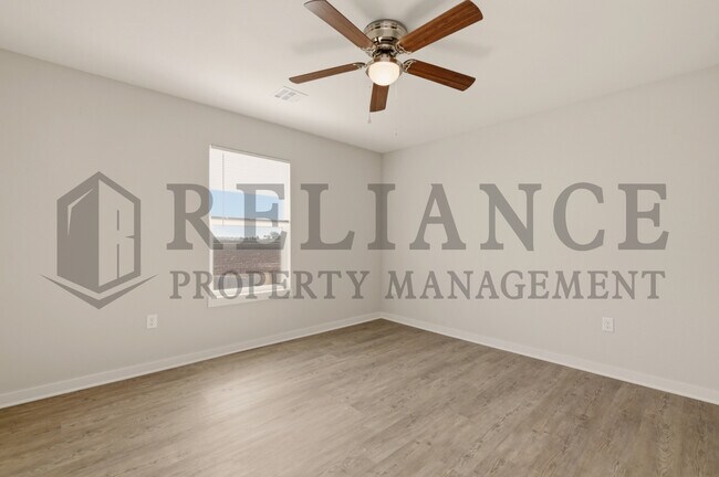 Building Photo - 622 W 50th St S