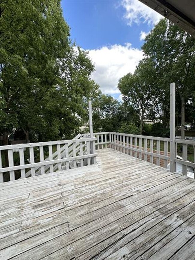 Building Photo - 712 S State St