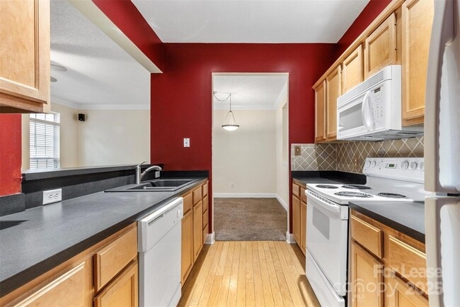 Building Photo - 3834 Thomas Ridge Dr