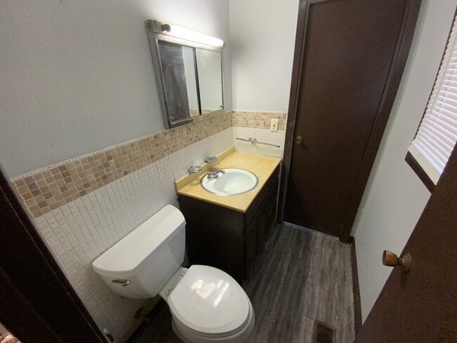 Building Photo - 1001 E Seminary St