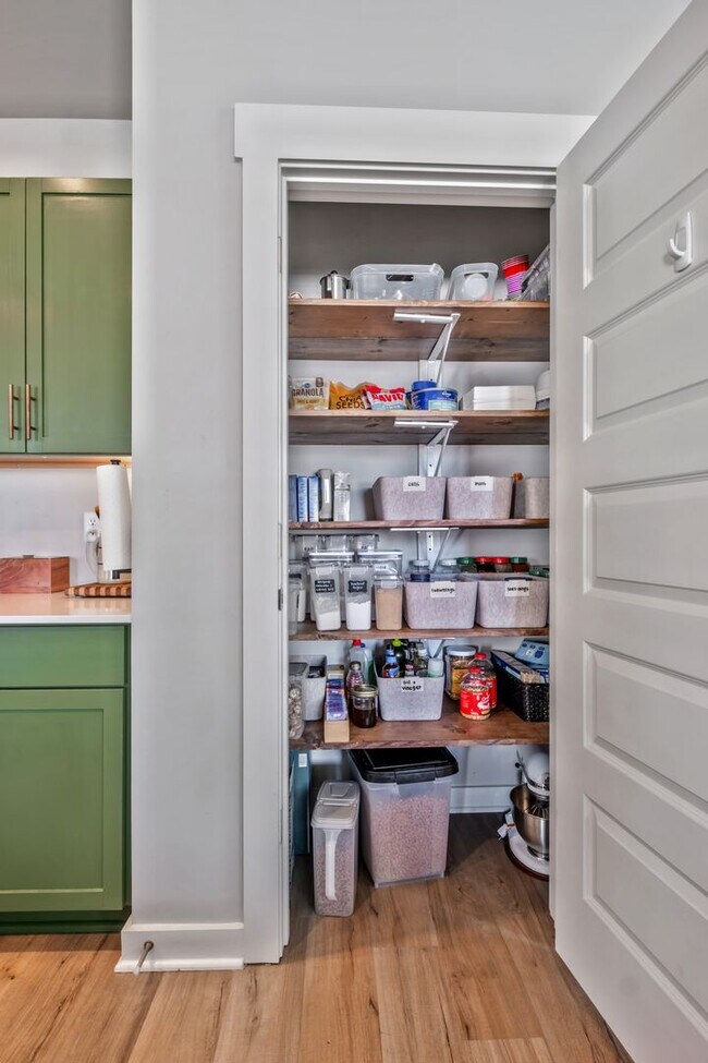 Building Photo - 1006 Baltusrol Ln