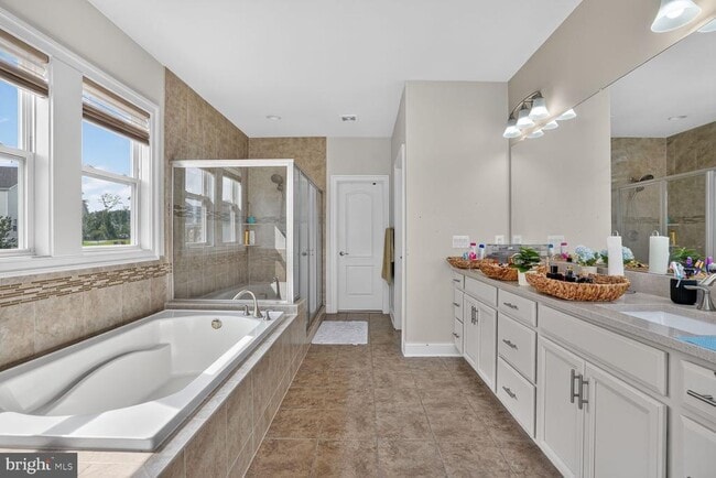 Building Photo - 23631 Glenmallie Ct