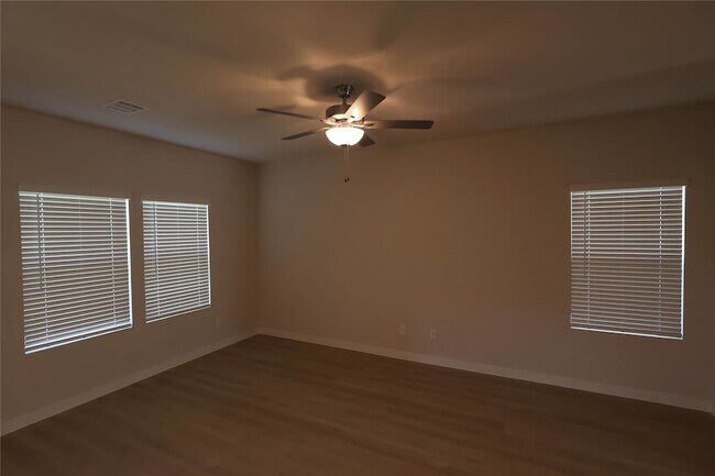 Building Photo - 7739 Bergamot Cir