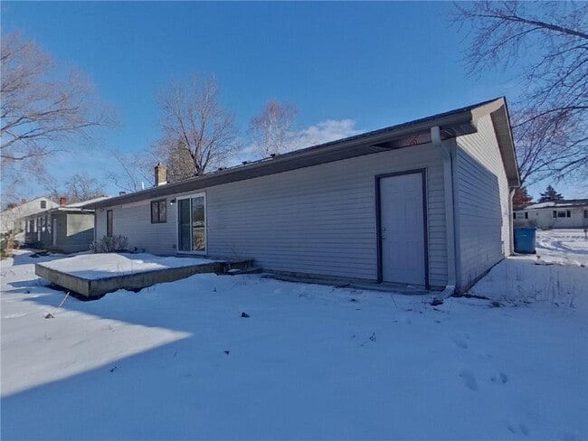 Building Photo - 2931 Woodbridge St