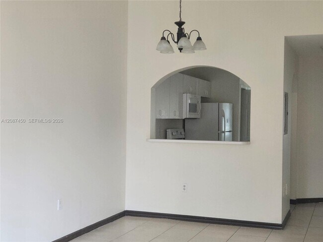 Building Photo - 1271 SE 28th Ct