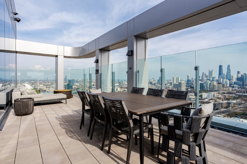 Building Photo - 123 N May St