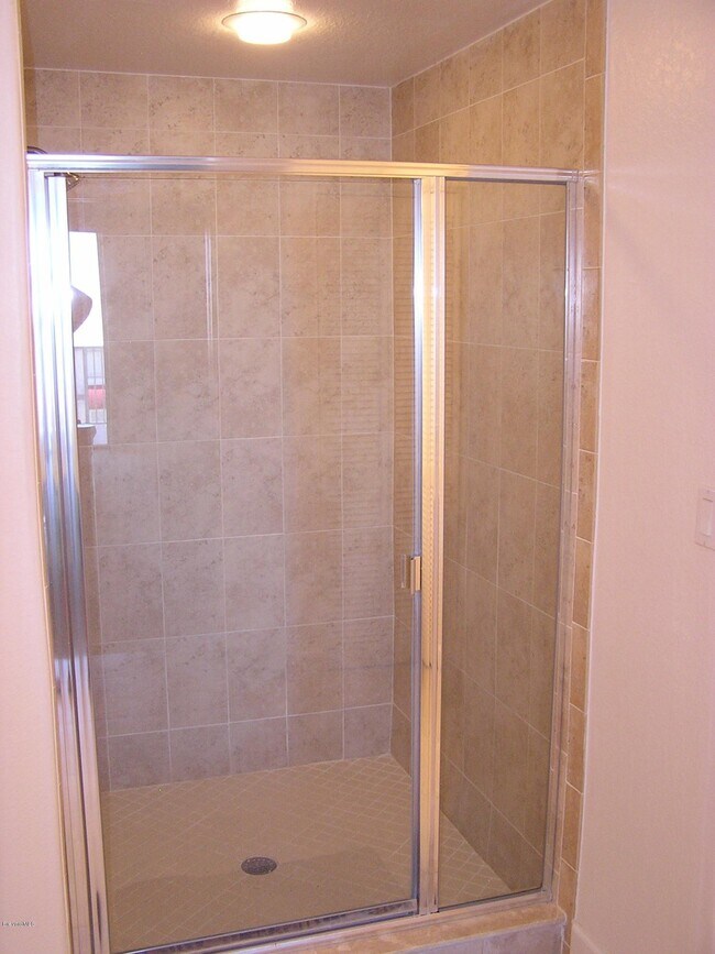 Building Photo - 817 Mystic Dr