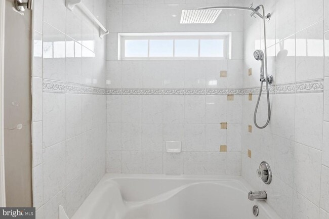 Building Photo - 1208 Corolla Ct