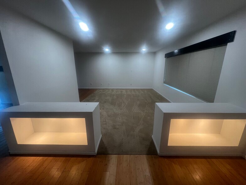 Front Living Room - 8353 E Via de Sereno