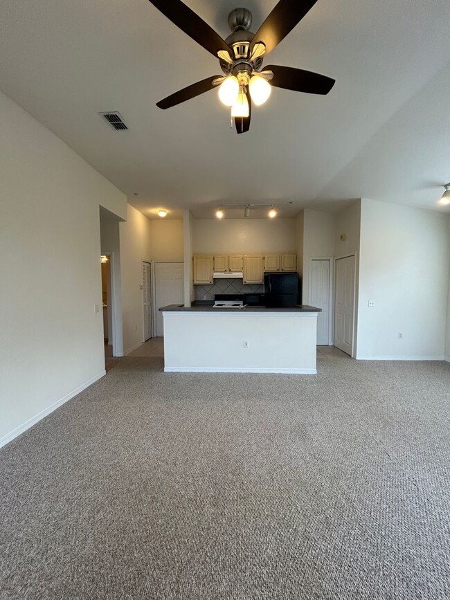 Building Photo - Beautfiul 1BR/1BA Condo in Visconti in Mai...