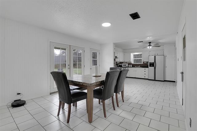 Building Photo - 321 Bowles Ct