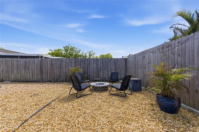 Building Photo - 7608 Sue Ellen Dr