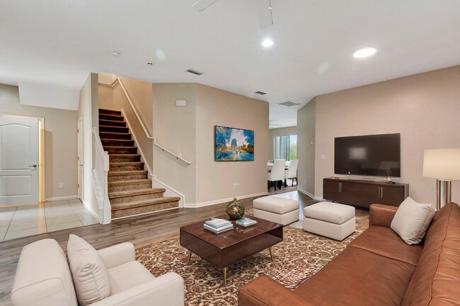 Building Photo - 253 Catriona Dr