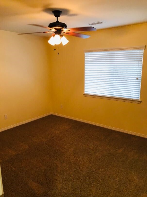 Building Photo - 45611 Basswood Ct