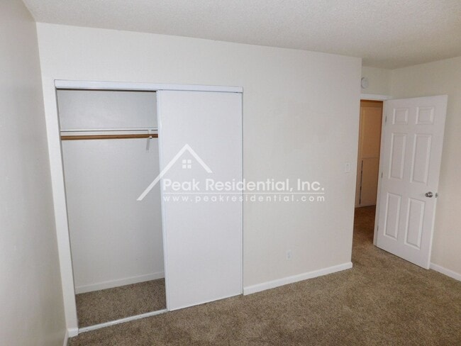 Building Photo - Updated 3bd/1.5ba Rancho Cordova Duplex
