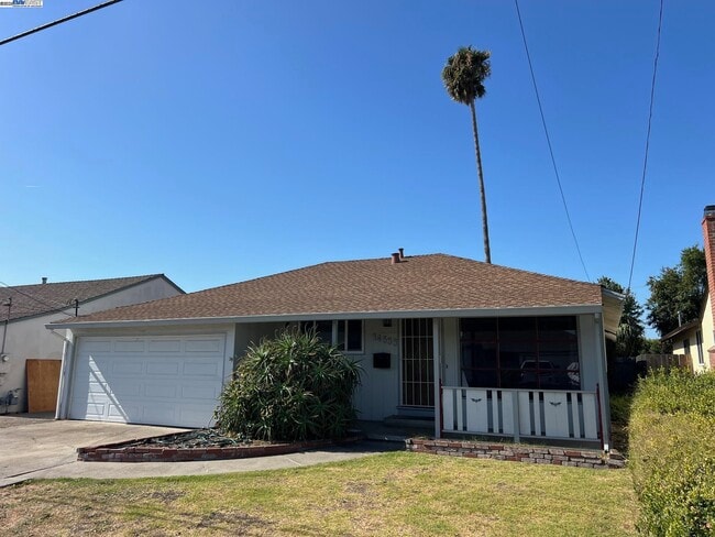 Primary Photo - 14533 Acacia St