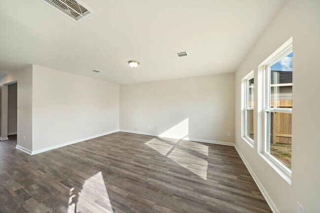 Building Photo - 228 Wild Oak