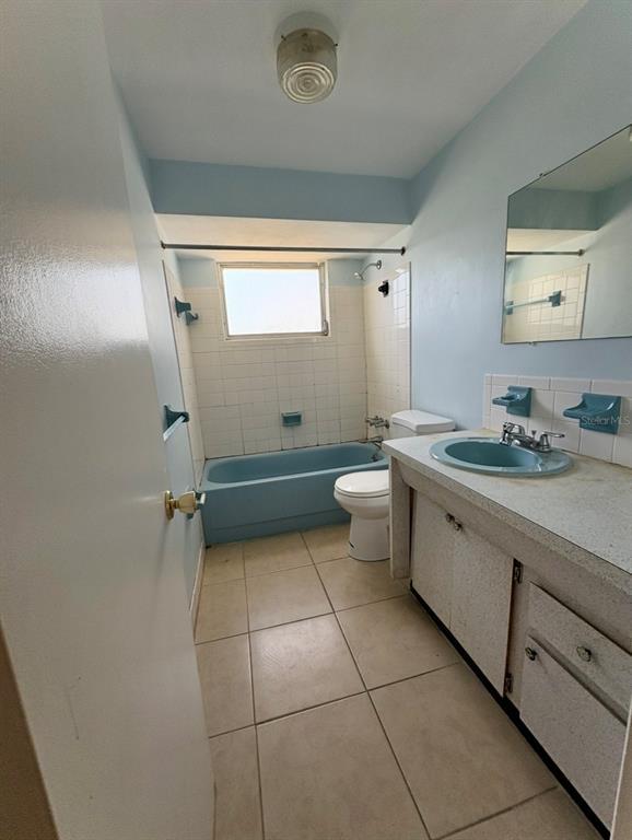 Building Photo - 4040 Beacon Square Dr