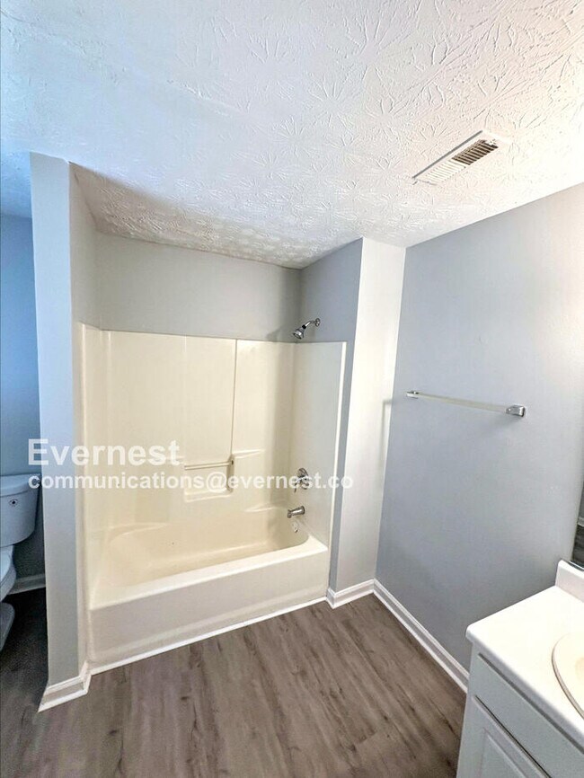 Building Photo - 305 Renee Dawn Ct
