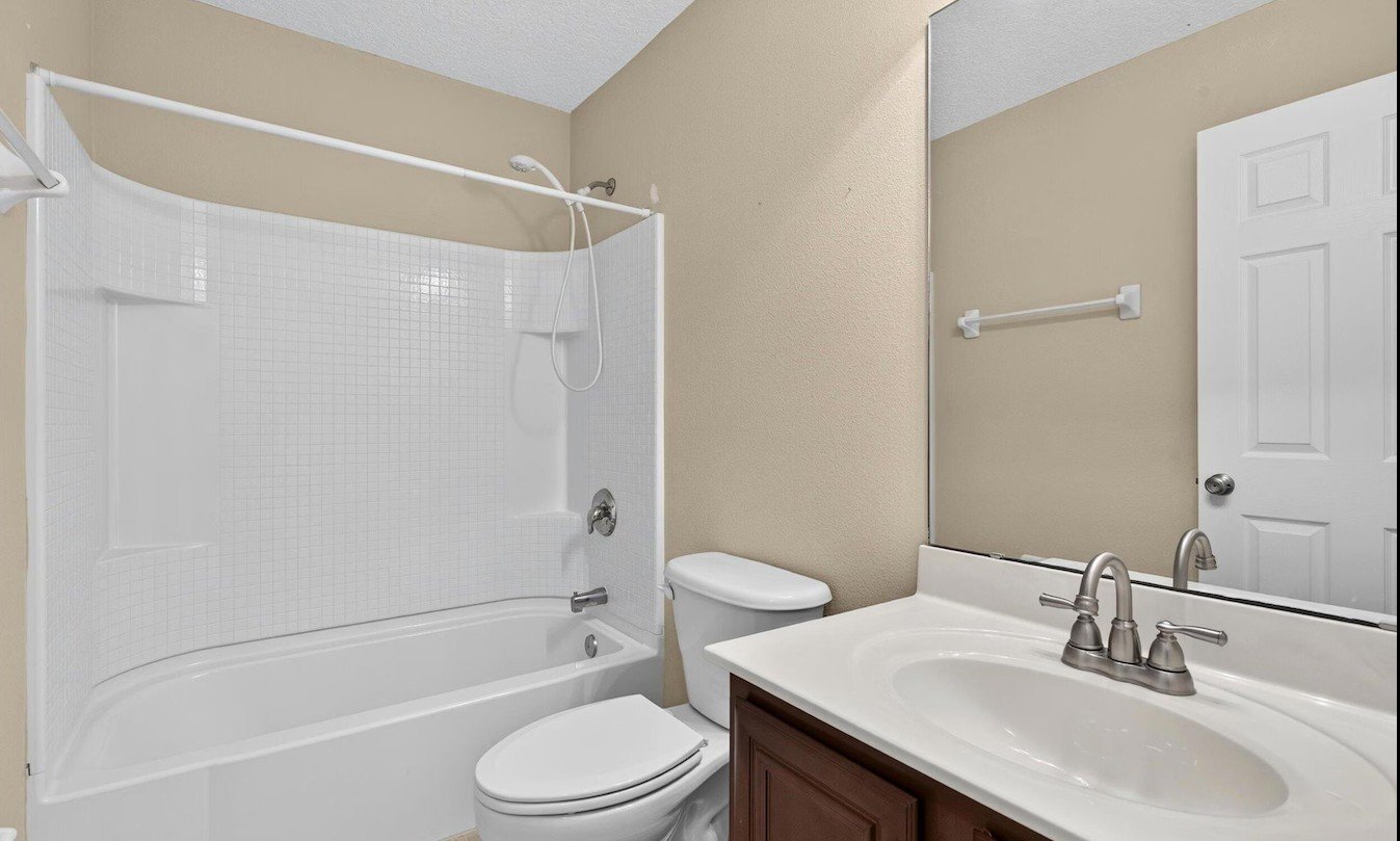 Building Photo - 72 Amistad Dr