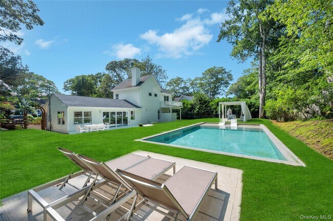 Building Photo - 9 Pine Tree Rd