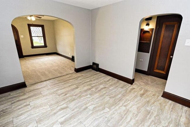 Building Photo - Fantastic 2bd/1ba home! Coming soon!