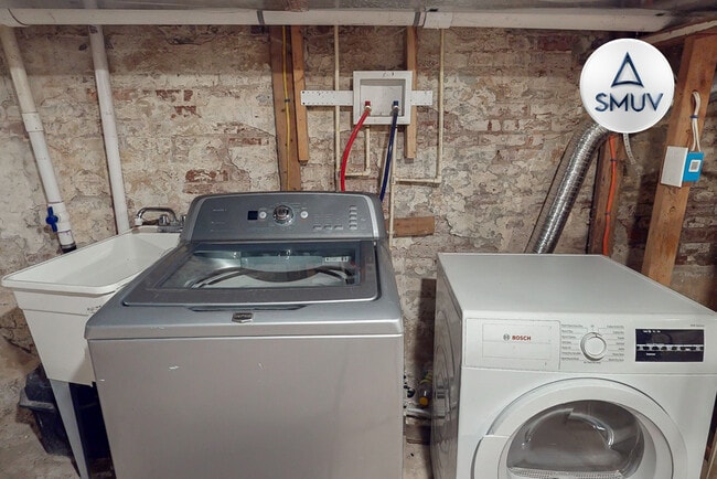 Building Photo - 501 N Belnord Ave