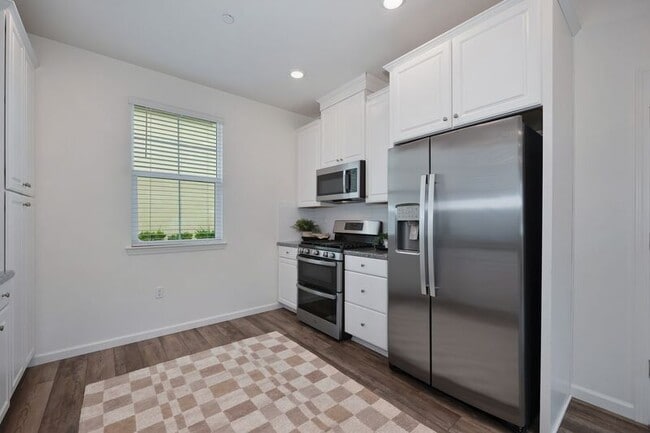 Building Photo - 1588 Parkside Way