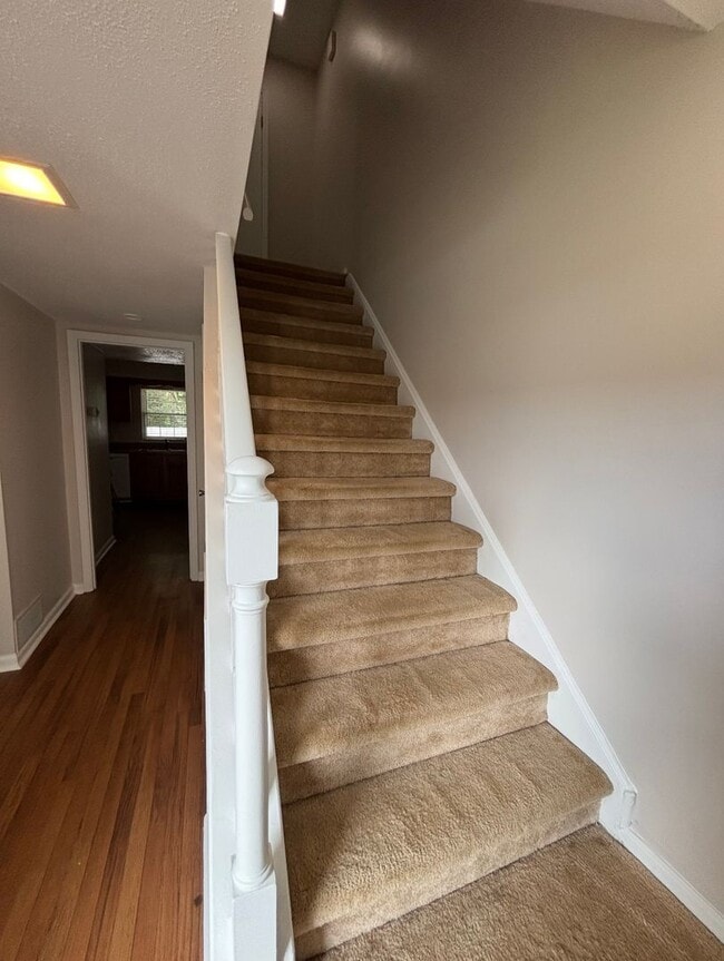 Building Photo - Spacious 2-bedroom, 2.5-bathroom condo in Chapel Watch