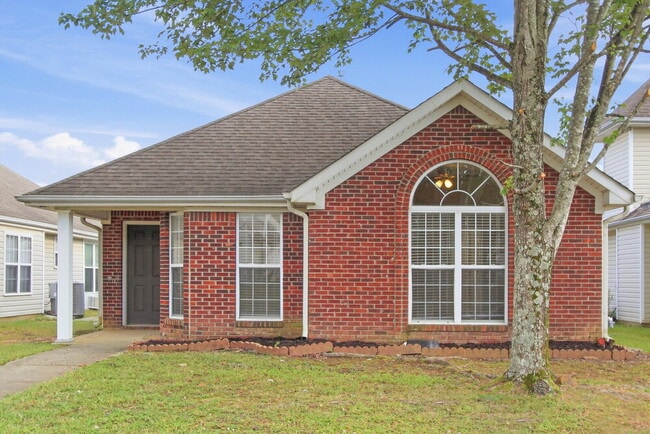 Building Photo - 2030 Village Ln