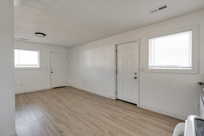 Building Photo - 3700 Dorris St