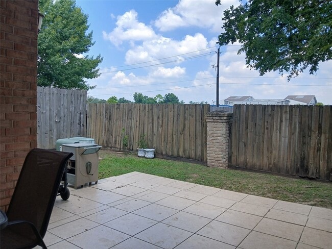 Building Photo - 9230 Rouge Cir