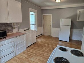 Building Photo - 326 Hancock St