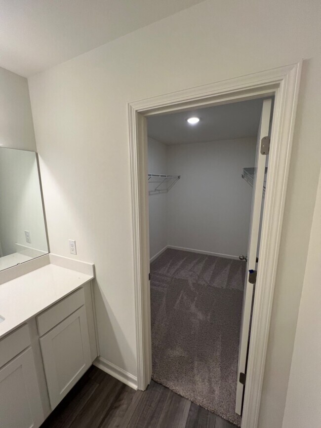 Building Photo - 604 Scarlett Maple St