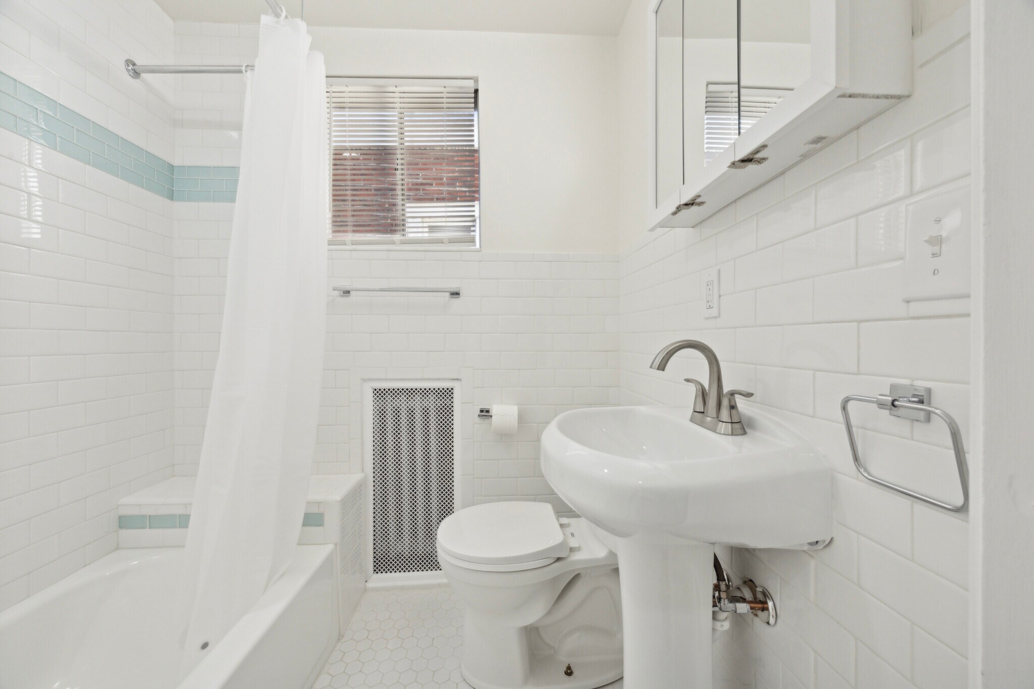 Building Photo - 524 Fernon St