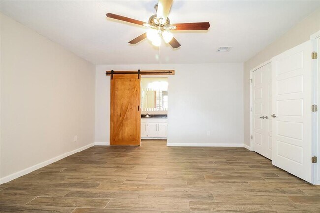 Building Photo - 2613 SW 90th St