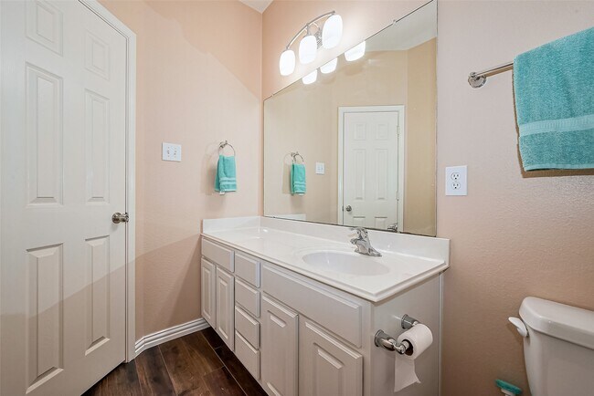 Building Photo - 1007 Casting Springs Way