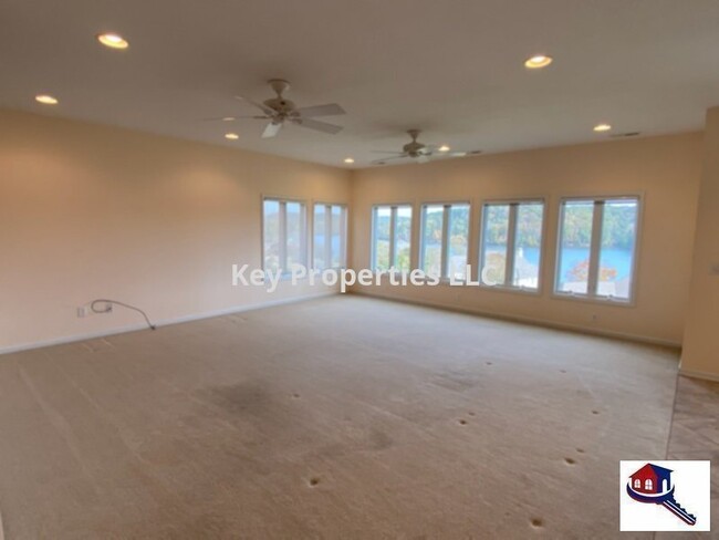 Building Photo - Very Spacious Home - Beautiful water views...