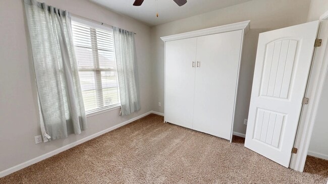 Building Photo - 3139 Crest Ln
