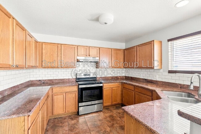 Building Photo - 22593 W Solano Dr