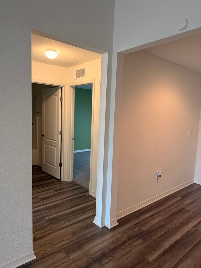 Building Photo - 281 Arbuthnot St