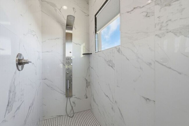 Building Photo - 5405 N Houghton Rd