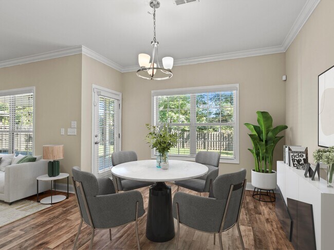 Building Photo - 114 Summer Pointe Ln NW